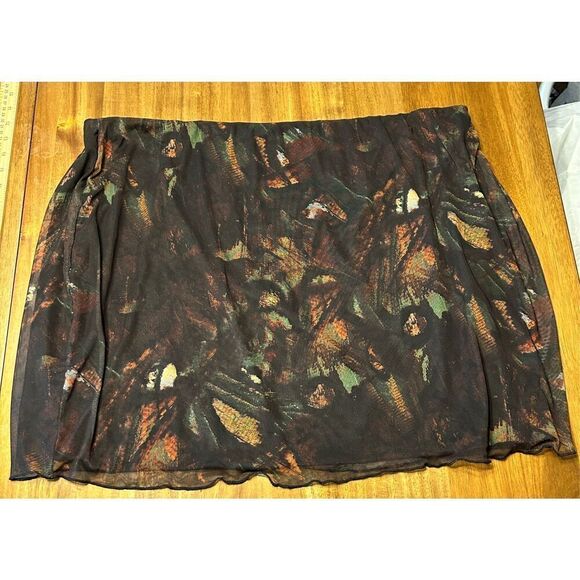 PRETTY LITTLE THING Plus Multi Printed Lettuce Hem Mesh Bodycon Skirt Size 26 - Picture 4 of 8